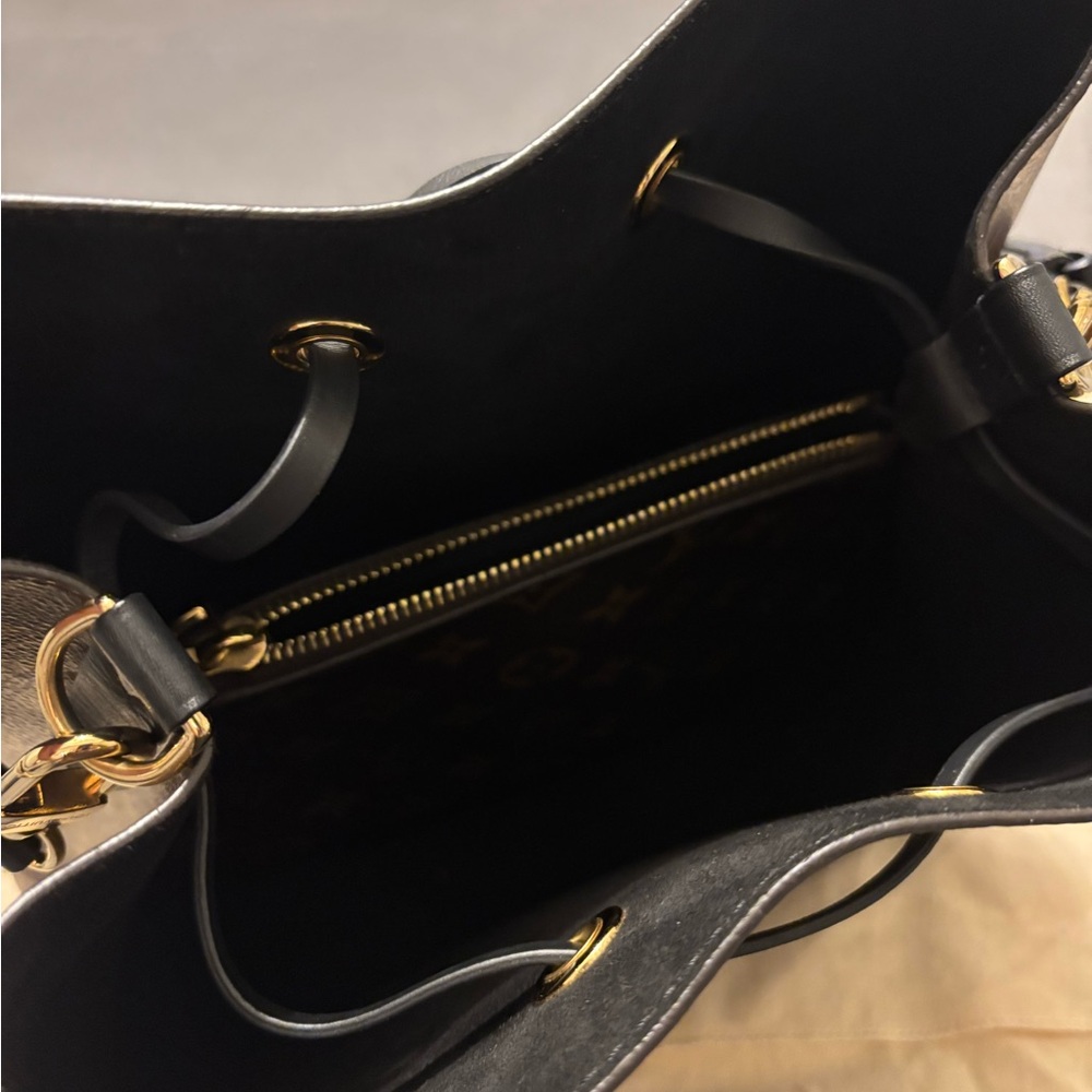 Louis Vuitton NéoNoé MM bag - Picture 7 of 13
